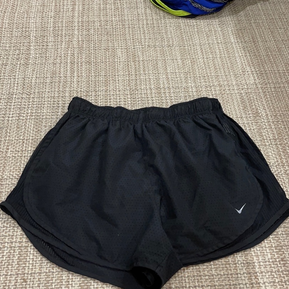 Nike shorts size: L
